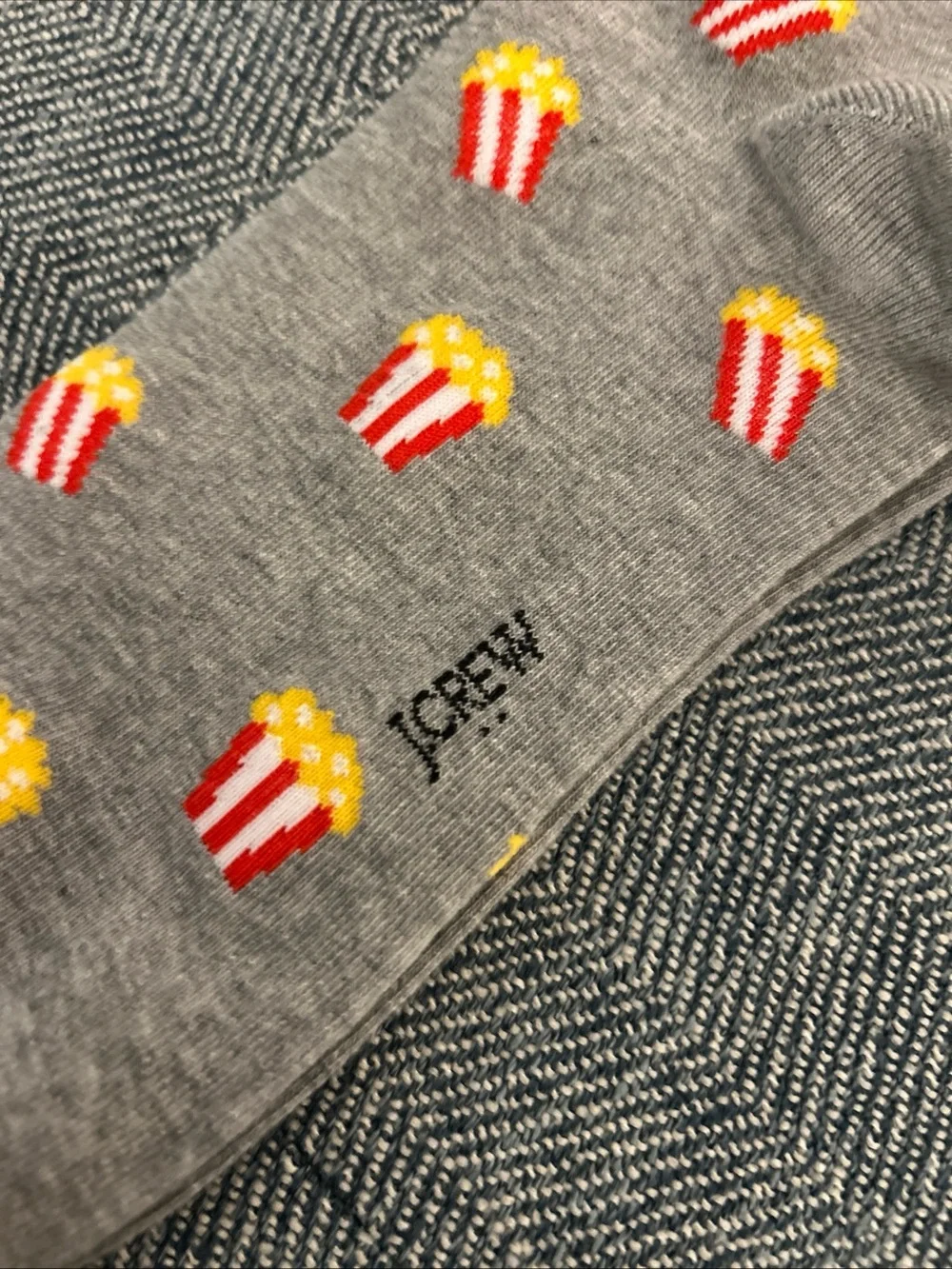 J. CREW~One Size~Men's Heather Gray POPCORN Novelty Casual Crew Socks- New